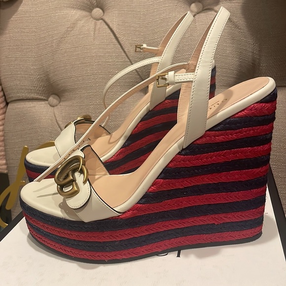Designer sandals size 40 1/2 cream with red and blue stripes - Picture 2 of 5